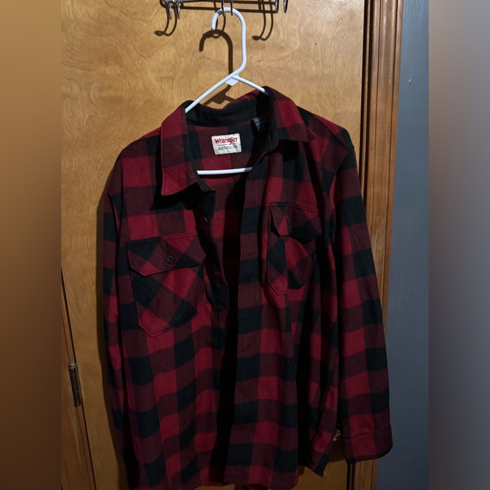 Men’s Wrangler Buffalo Plaid fleece Button Down Size: L